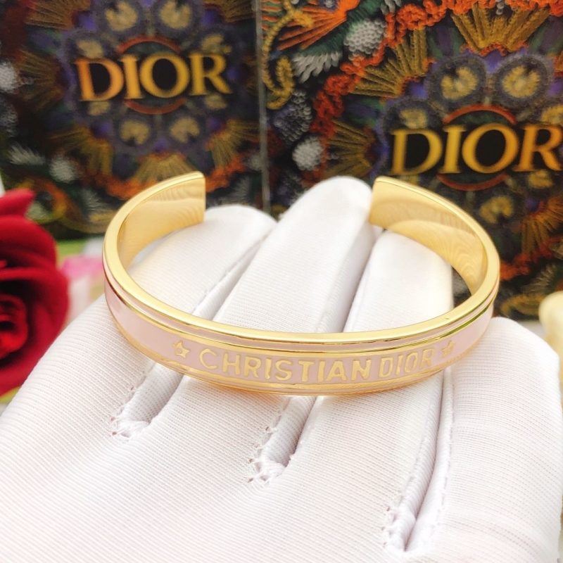 chr1st1an D10r bracelets